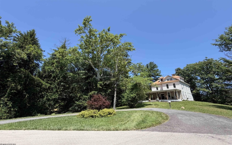 1616 Country Club Road, Fairmont, West Virginia 26554, 5 Bedrooms Bedrooms, 8 Rooms Rooms,2 BathroomsBathrooms,Single Family Detached,For Sale,Country Club,0,10166046 1616 Country Club Road, Fairmont, West Virginia 26554, 5 Bedrooms Bedrooms, 8 Rooms Rooms,2 BathroomsBathrooms,Single Family Detached,For Sale,Country Club,0,10166046
