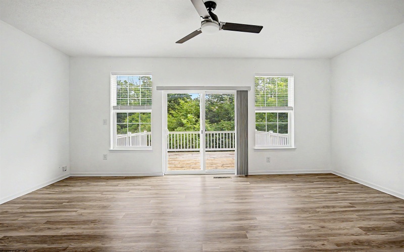 528 Turquoise Lane, Morgantown, West Virginia 26508, 3 Bedrooms Bedrooms, 7 Rooms Rooms,2 BathroomsBathrooms,Single Family Attached,For Sale,Turquoise,0,10166040