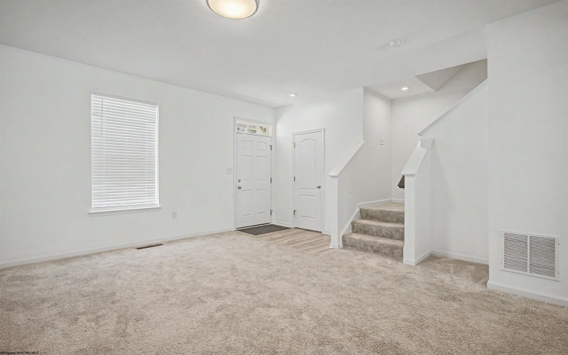 528 Turquoise Lane, Morgantown, West Virginia 26508, 3 Bedrooms Bedrooms, 7 Rooms Rooms,2 BathroomsBathrooms,Single Family Attached,For Sale,Turquoise,0,10166040