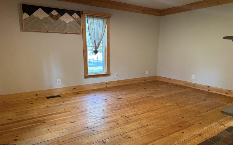 320 Tunnelton Street, Kingwood, West Virginia 26537, 3 Bedrooms Bedrooms, 8 Rooms Rooms,1 BathroomBathrooms,Single Family Detached,For Sale,Tunnelton,0,10166045 320 Tunnelton Street, Kingwood, West Virginia 26537, 3 Bedrooms Bedrooms, 8 Rooms Rooms,1 BathroomBathrooms,Single Family Detached,For Sale,Tunnelton,0,10166045