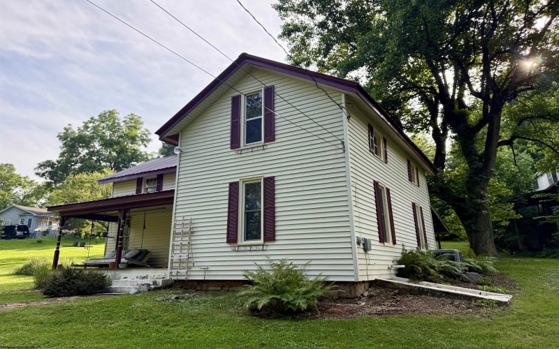 320 Tunnelton Street, Kingwood, West Virginia 26537, 3 Bedrooms Bedrooms, 8 Rooms Rooms,1 BathroomBathrooms,Single Family Detached,For Sale,Tunnelton,0,10166045 320 Tunnelton Street, Kingwood, West Virginia 26537, 3 Bedrooms Bedrooms, 8 Rooms Rooms,1 BathroomBathrooms,Single Family Detached,For Sale,Tunnelton,0,10166045