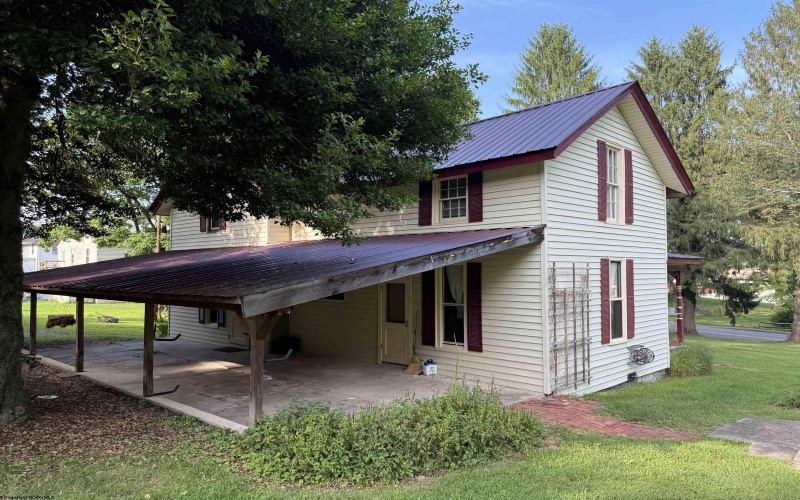 320 Tunnelton Street, Kingwood, West Virginia 26537, 3 Bedrooms Bedrooms, 8 Rooms Rooms,1 BathroomBathrooms,Single Family Detached,For Sale,Tunnelton,0,10166045 320 Tunnelton Street, Kingwood, West Virginia 26537, 3 Bedrooms Bedrooms, 8 Rooms Rooms,1 BathroomBathrooms,Single Family Detached,For Sale,Tunnelton,0,10166045