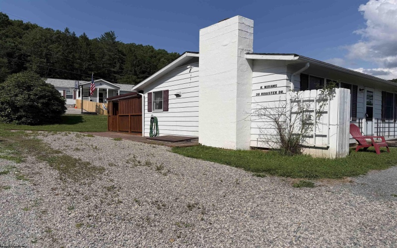 38 Hollister Drive, Beverly, West Virginia 26253, 3 Bedrooms Bedrooms, 7 Rooms Rooms,1 BathroomBathrooms,Single Family Detached,For Sale,Hollister,0,10166027