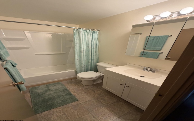 38 Hollister Drive, Beverly, West Virginia 26253, 3 Bedrooms Bedrooms, 7 Rooms Rooms,1 BathroomBathrooms,Single Family Detached,For Sale,Hollister,0,10166027