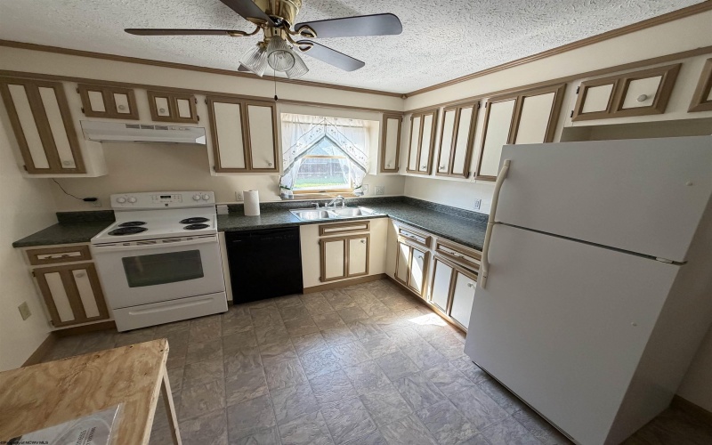 38 Hollister Drive, Beverly, West Virginia 26253, 3 Bedrooms Bedrooms, 7 Rooms Rooms,1 BathroomBathrooms,Single Family Detached,For Sale,Hollister,0,10166027