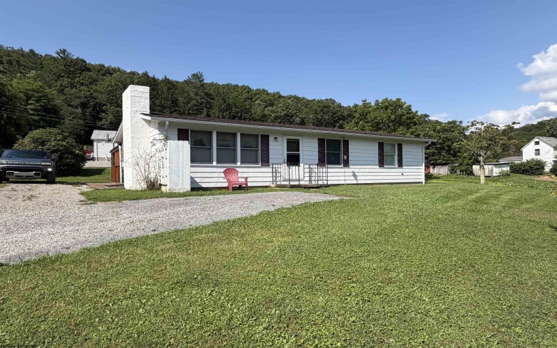 38 Hollister Drive, Beverly, West Virginia 26253, 3 Bedrooms Bedrooms, 7 Rooms Rooms,1 BathroomBathrooms,Single Family Detached,For Sale,Hollister,0,10166027