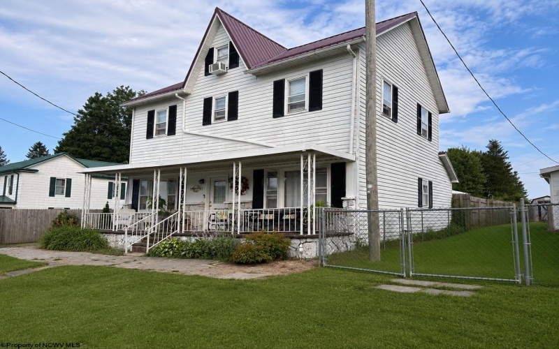 579 Kent Avenue, Davis, West Virginia 26260, 4 Bedrooms Bedrooms, 9 Rooms Rooms,2 BathroomsBathrooms,Single Family Detached,For Sale,Kent,0,10166037
