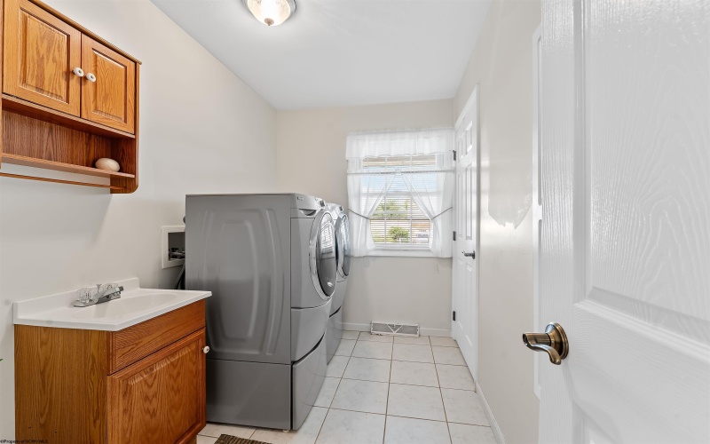 1007 Autumn Avenue, Morgantown, West Virginia 26508, 3 Bedrooms Bedrooms, 6 Rooms Rooms,2 BathroomsBathrooms,Single Family Detached,For Sale,Autumn,0,10166034 1007 Autumn Avenue, Morgantown, West Virginia 26508, 3 Bedrooms Bedrooms, 6 Rooms Rooms,2 BathroomsBathrooms,Single Family Detached,For Sale,Autumn,0,10166034