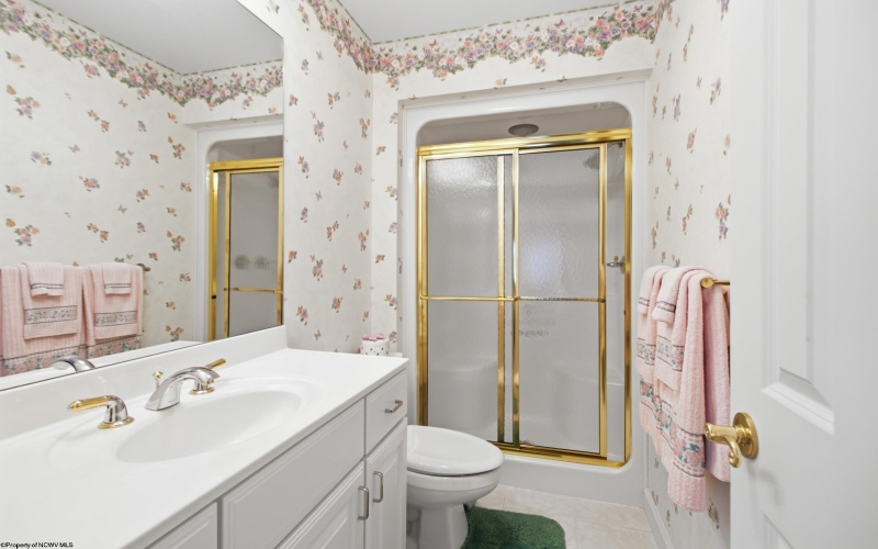 490 Pocahontas Avenue, Morgantown, West Virginia 26505, 4 Bedrooms Bedrooms, 9 Rooms Rooms,4 BathroomsBathrooms,Single Family Detached,For Sale,Pocahontas,0,10166030
