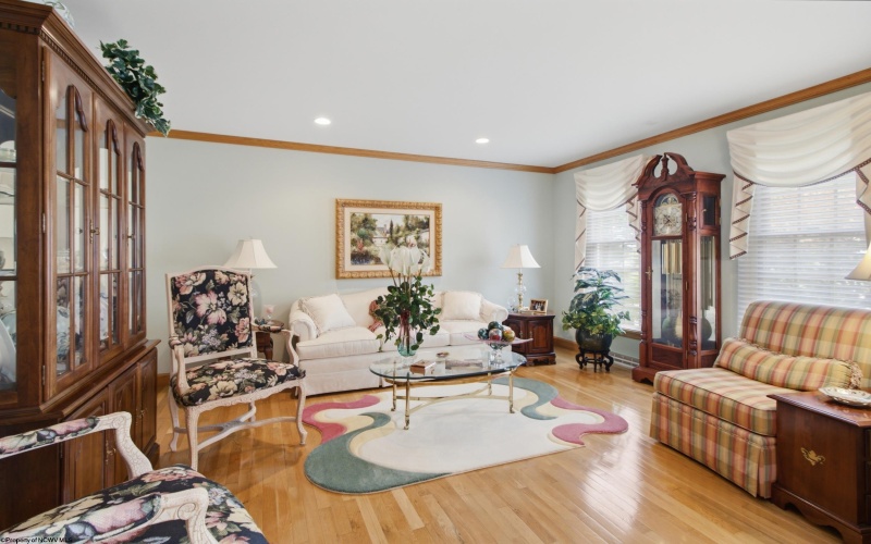 490 Pocahontas Avenue, Morgantown, West Virginia 26505, 4 Bedrooms Bedrooms, 9 Rooms Rooms,4 BathroomsBathrooms,Single Family Detached,For Sale,Pocahontas,0,10166030