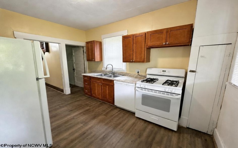 565 Brockway Avenue, Morgantown, West Virginia 26501, 0 , 0 ,0,Multi-unit/income,For Sale,Brockway,0,10166049