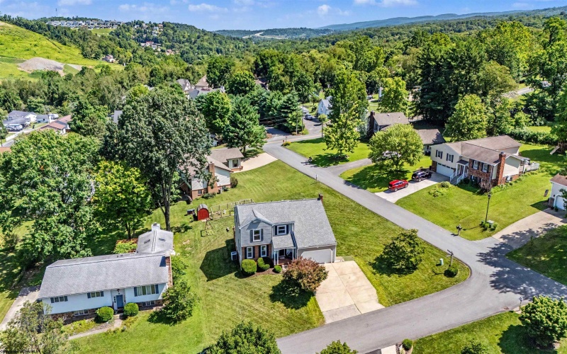17 Greentree Drive, Morgantown, West Virginia 26508, 5 Bedrooms Bedrooms, 9 Rooms Rooms,2 BathroomsBathrooms,Single Family Detached,For Sale,Greentree,0,10166047 17 Greentree Drive, Morgantown, West Virginia 26508, 5 Bedrooms Bedrooms, 9 Rooms Rooms,2 BathroomsBathrooms,Single Family Detached,For Sale,Greentree,0,10166047