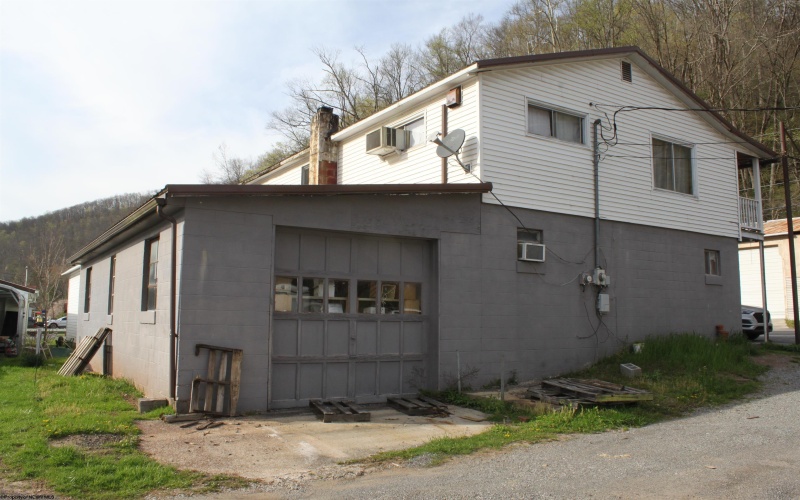 740 Point Mountain Road, Webster Springs, West Virginia 26288, 3 Bedrooms Bedrooms, 7 Rooms Rooms,1 BathroomBathrooms,Single Family Detached,For Sale,Point Mountain,0,10159038