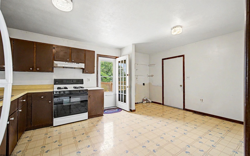 159 Estate Drive, Morgantown, West Virginia 26508, 3 Bedrooms Bedrooms, 6 Rooms Rooms,1 BathroomBathrooms,Single Family Detached,For Sale,Estate,0,10166052