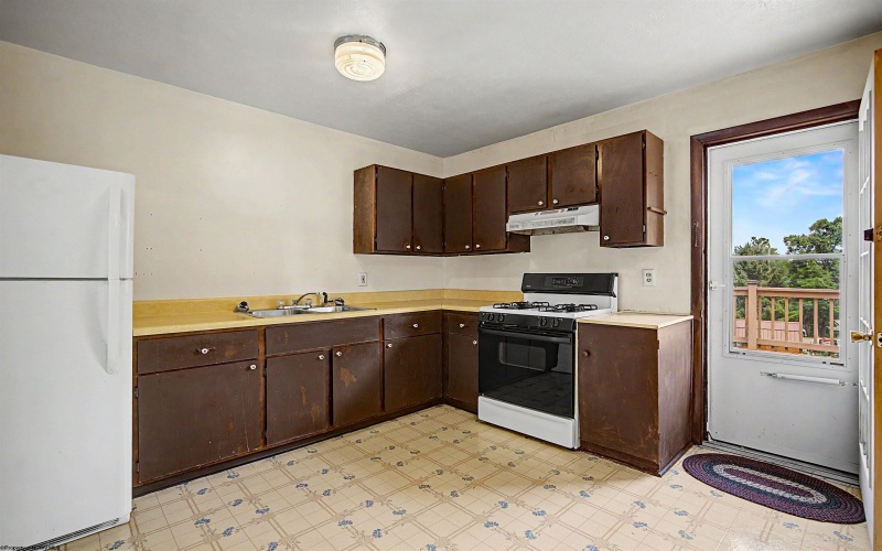 159 Estate Drive, Morgantown, West Virginia 26508, 3 Bedrooms Bedrooms, 6 Rooms Rooms,1 BathroomBathrooms,Single Family Detached,For Sale,Estate,0,10166052