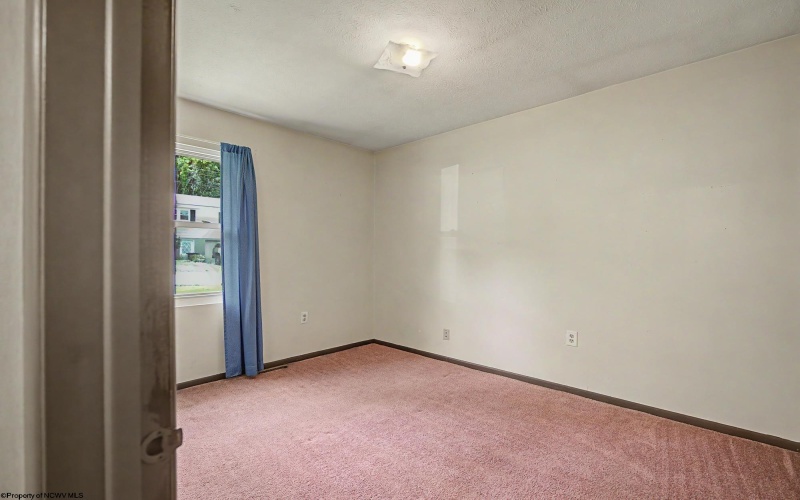 159 Estate Drive, Morgantown, West Virginia 26508, 3 Bedrooms Bedrooms, 6 Rooms Rooms,1 BathroomBathrooms,Single Family Detached,For Sale,Estate,0,10166052