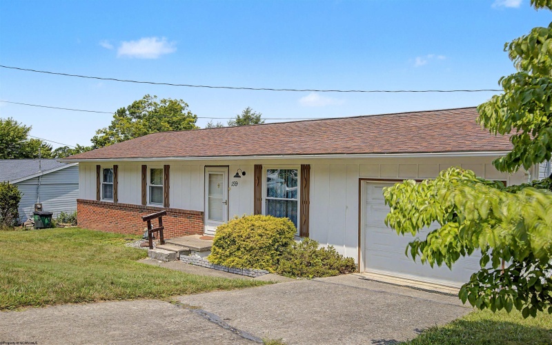 159 Estate Drive, Morgantown, West Virginia 26508, 3 Bedrooms Bedrooms, 6 Rooms Rooms,1 BathroomBathrooms,Single Family Detached,For Sale,Estate,0,10166052