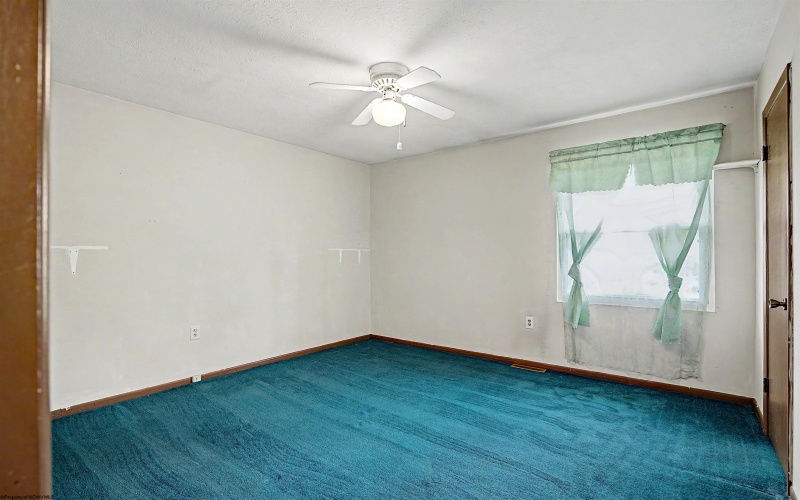 159 Estate Drive, Morgantown, West Virginia 26508, 3 Bedrooms Bedrooms, 6 Rooms Rooms,1 BathroomBathrooms,Single Family Detached,For Sale,Estate,0,10166052
