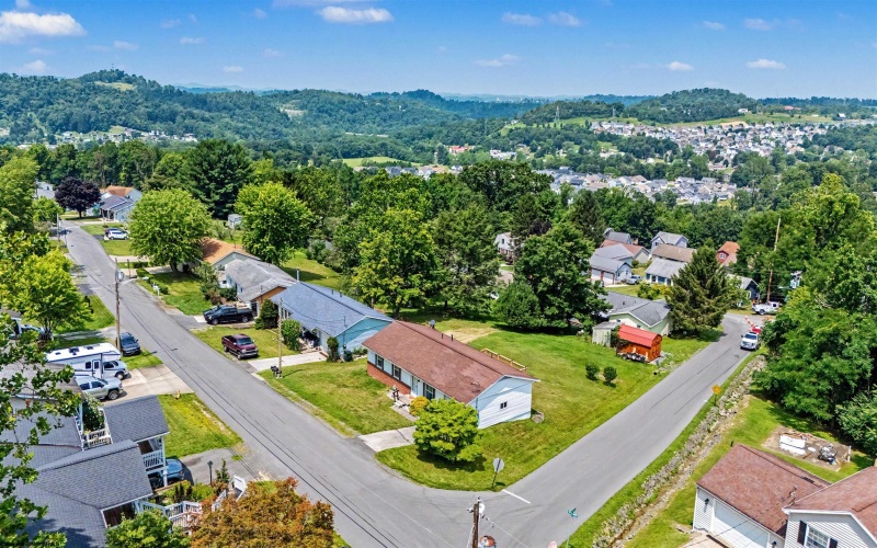 159 Estate Drive, Morgantown, West Virginia 26508, 3 Bedrooms Bedrooms, 6 Rooms Rooms,1 BathroomBathrooms,Single Family Detached,For Sale,Estate,0,10166052