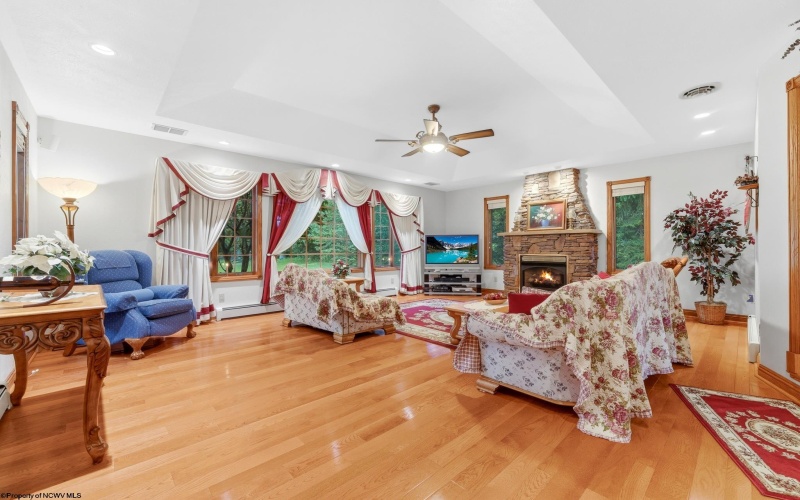 22 Cave Street, Fairchance, Pennsylvania 15436, 3 Bedrooms Bedrooms, 5 Rooms Rooms,3 BathroomsBathrooms,Single Family Detached,For Sale,Cave,0,10166051