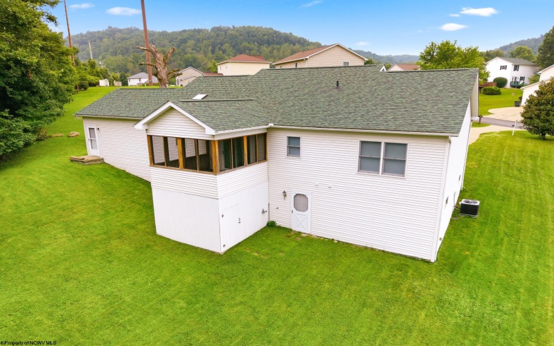 1010 Ashton Drive, Morgantown, West Virginia 26508, 3 Bedrooms Bedrooms, 8 Rooms Rooms,3 BathroomsBathrooms,Single Family Detached,For Sale,Ashton,0,10166066