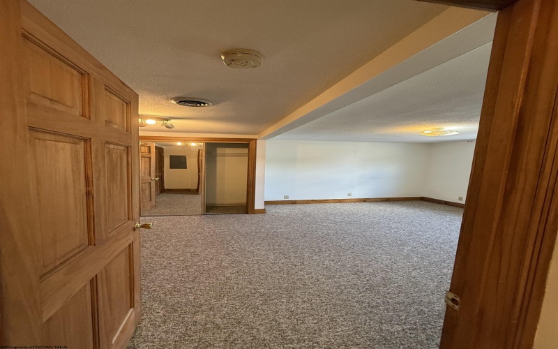 874 Fairmont Road, Morgantown, West Virginia 26501, 1 Bedroom Bedrooms, 4 Rooms Rooms,1 BathroomBathrooms,Residential Rentals,For Rent,Fairmont,0,10166065