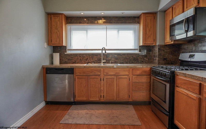 731 Virginia Avenue, Fairmont, West Virginia 26554, 2 Bedrooms Bedrooms, 5 Rooms Rooms,1 BathroomBathrooms,Single Family Detached,For Sale,Virginia,0,10166064