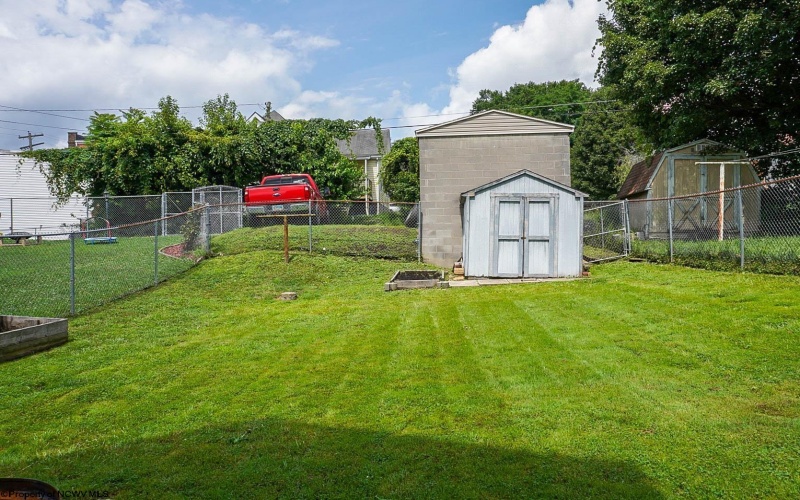 731 Virginia Avenue, Fairmont, West Virginia 26554, 2 Bedrooms Bedrooms, 5 Rooms Rooms,1 BathroomBathrooms,Single Family Detached,For Sale,Virginia,0,10166064