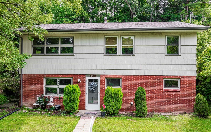 1476 Eastern Avenue, Morgantown, West Virginia 26505, 3 Bedrooms Bedrooms, 8 Rooms Rooms,2 BathroomsBathrooms,Single Family Detached,For Sale,Eastern,0,10166063