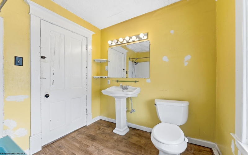 309 Lyndhurst Street, Morgantown, West Virginia 26501, 3 Bedrooms Bedrooms, 6 Rooms Rooms,1 BathroomBathrooms,Single Family Detached,For Sale,Lyndhurst,0,10166061