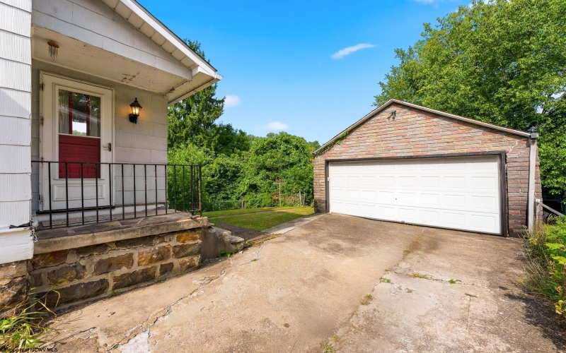 309 Lyndhurst Street, Morgantown, West Virginia 26501, 3 Bedrooms Bedrooms, 6 Rooms Rooms,1 BathroomBathrooms,Single Family Detached,For Sale,Lyndhurst,0,10166061