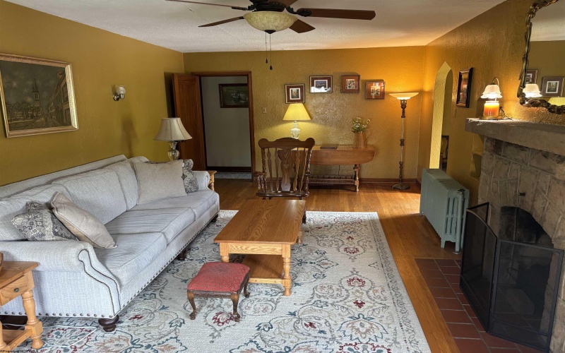 1378 Locust Avenue, Fairmont, West Virginia 26554, 4 Bedrooms Bedrooms, 7 Rooms Rooms,2 BathroomsBathrooms,Single Family Detached,For Sale,Locust,0,10166056
