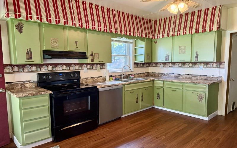 107 Jaycee Avenue, Terra Alta, West Virginia 26764, 3 Bedrooms Bedrooms, 7 Rooms Rooms,2 BathroomsBathrooms,Single Family Detached,For Sale,Jaycee,0,10166062