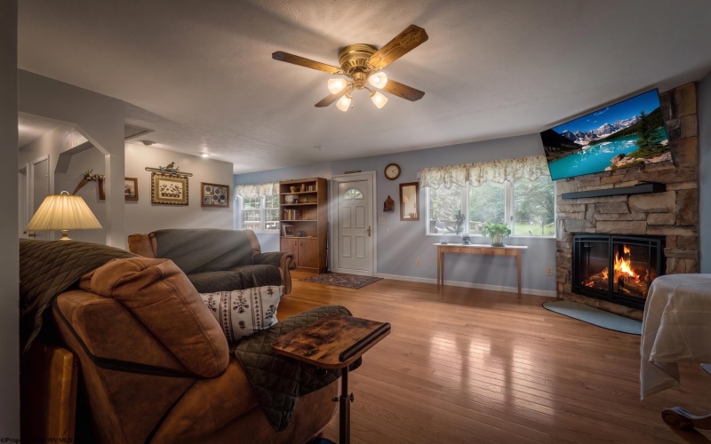 552 Beulah Road, Morgantown, West Virginia 26508, 3 Bedrooms Bedrooms, 7 Rooms Rooms,3 BathroomsBathrooms,Single Family Detached,For Sale,Beulah,0,10166059