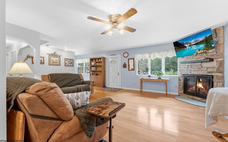 552 Beulah Road, Morgantown, West Virginia 26508, 3 Bedrooms Bedrooms, 7 Rooms Rooms,3 BathroomsBathrooms,Single Family Detached,For Sale,Beulah,0,10166059