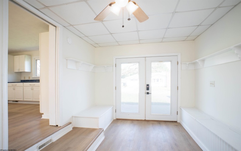 1617 Russell Court, Fairmont, West Virginia 26554, 2 Bedrooms Bedrooms, 4 Rooms Rooms,2 BathroomsBathrooms,Single Family Detached,For Sale,Russell,0,10166069