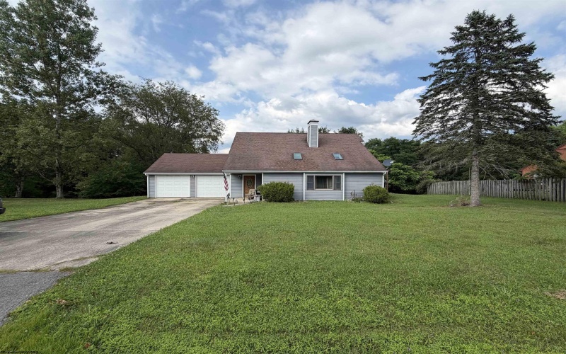 220 Red Oak Lane, Elkins, West Virginia 26241, 3 Bedrooms Bedrooms, 8 Rooms Rooms,2 BathroomsBathrooms,Single Family Detached,For Sale,Red Oak,0,10166073