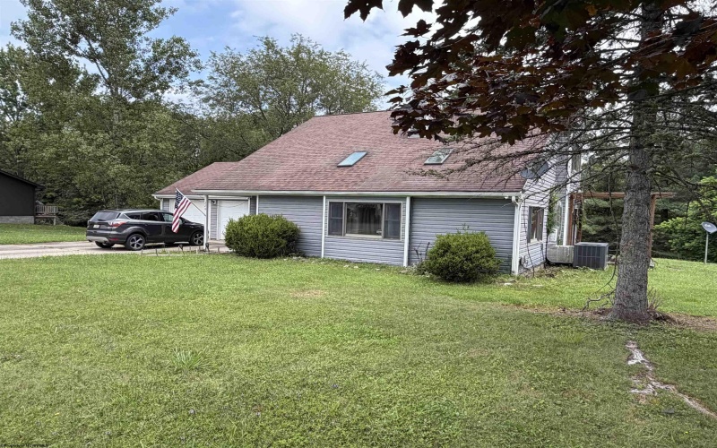220 Red Oak Lane, Elkins, West Virginia 26241, 3 Bedrooms Bedrooms, 8 Rooms Rooms,2 BathroomsBathrooms,Single Family Detached,For Sale,Red Oak,0,10166073