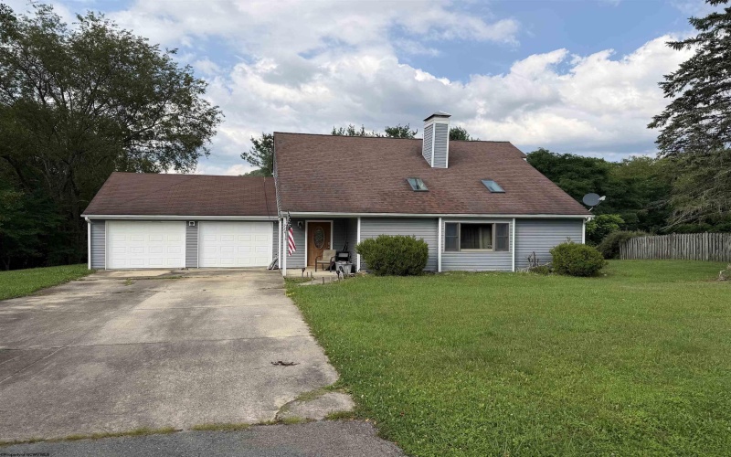 220 Red Oak Lane, Elkins, West Virginia 26241, 3 Bedrooms Bedrooms, 8 Rooms Rooms,2 BathroomsBathrooms,Single Family Detached,For Sale,Red Oak,0,10166073