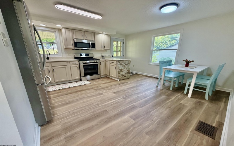 379 Spencer Avenue, Morgantown, West Virginia 26501, 3 Bedrooms Bedrooms, 7 Rooms Rooms,2 BathroomsBathrooms,Single Family Detached,For Sale,Spencer,0,10166072