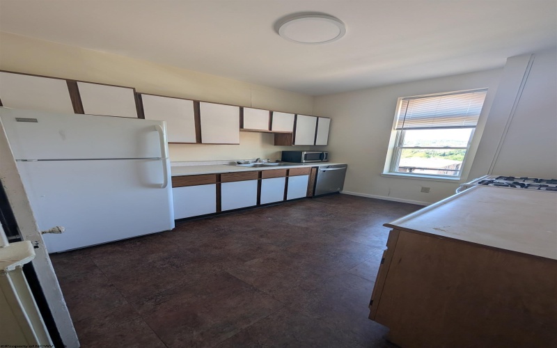 2009 University Avenue, Morgantown, West Virginia 26505, 1 Bedroom Bedrooms, 7 Rooms Rooms,1 BathroomBathrooms,Residential Rentals,For Rent,University,0,10166082