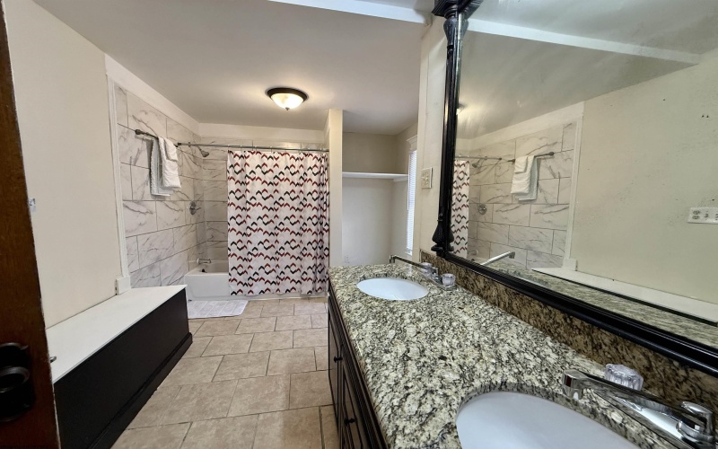 455 Washington Avenue, Clarksburg, West Virginia 26301, 4 Bedrooms Bedrooms, 10 Rooms Rooms,3 BathroomsBathrooms,Single Family Detached,For Sale,Washington,0,10166090