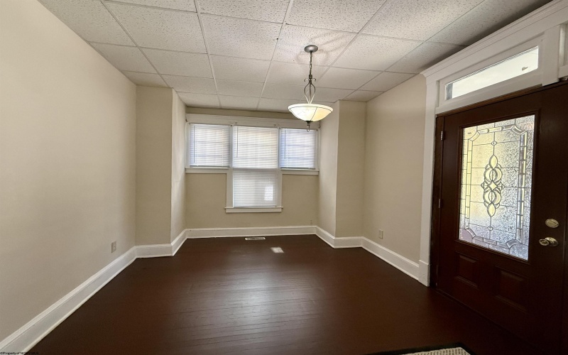 455 Washington Avenue, Clarksburg, West Virginia 26301, 4 Bedrooms Bedrooms, 10 Rooms Rooms,3 BathroomsBathrooms,Single Family Detached,For Sale,Washington,0,10166090