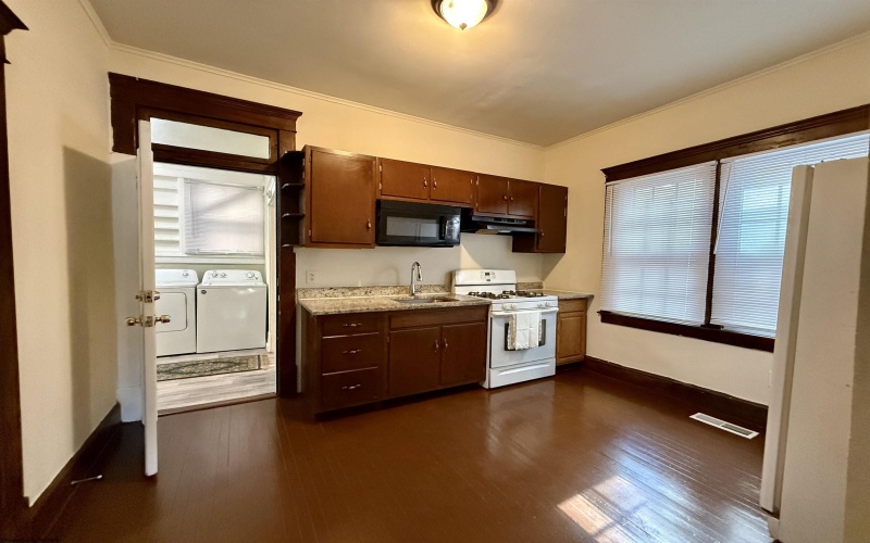 455 Washington Avenue, Clarksburg, West Virginia 26301, 4 Bedrooms Bedrooms, 10 Rooms Rooms,3 BathroomsBathrooms,Single Family Detached,For Sale,Washington,0,10166090