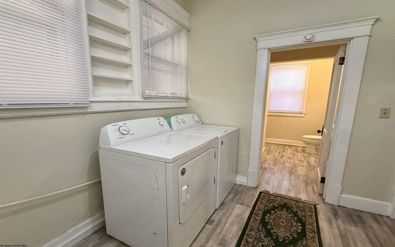 455 Washington Avenue, Clarksburg, West Virginia 26301, 4 Bedrooms Bedrooms, 10 Rooms Rooms,3 BathroomsBathrooms,Single Family Detached,For Sale,Washington,0,10166090
