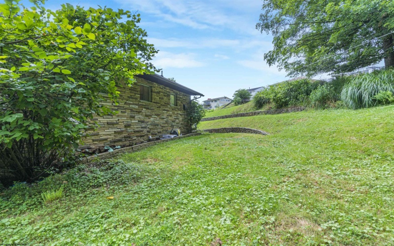1136 Village Way, Fairmont, West Virginia 26554, 3 Bedrooms Bedrooms, 5 Rooms Rooms,2 BathroomsBathrooms,Single Family Detached,For Sale,Village,0,10166078 1136 Village Way, Fairmont, West Virginia 26554, 3 Bedrooms Bedrooms, 5 Rooms Rooms,2 BathroomsBathrooms,Single Family Detached,For Sale,Village,0,10166078