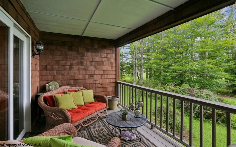 156 Woods End Court, Davis, West Virginia 26260, 3 Bedrooms Bedrooms, 8 Rooms Rooms,2 BathroomsBathrooms,Single Family Attached,For Sale,Woods End,0,10166111