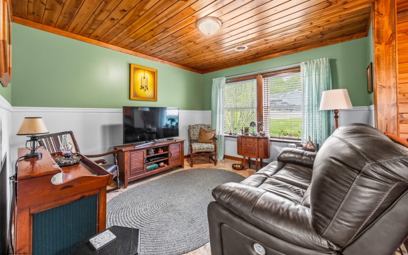 110 Seminole Trail, Buckhannon, West Virginia 26201, 2 Bedrooms Bedrooms, 6 Rooms Rooms,2 BathroomsBathrooms,Single Family Detached,For Sale,Seminole,0,10166106