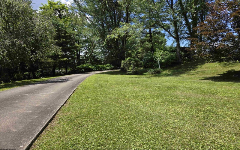 49 Price Hill Road, Morgantown, West Virginia 26501-2319, 3 Bedrooms Bedrooms, 7 Rooms Rooms,3 BathroomsBathrooms,Single Family Detached,For Sale,Price Hill,0,10166125