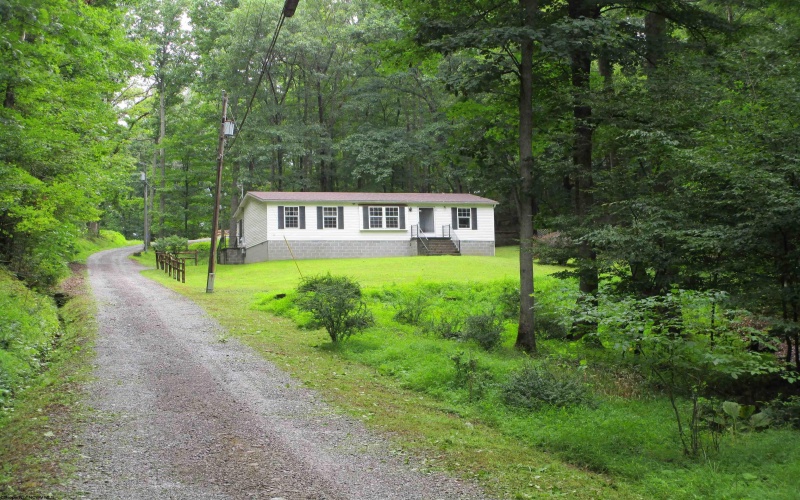 86 Little Oak Drive, Beverly, West Virginia 26253, 3 Bedrooms Bedrooms, 6 Rooms Rooms,2 BathroomsBathrooms,Single Family Detached,For Sale,Little Oak,0,10166127